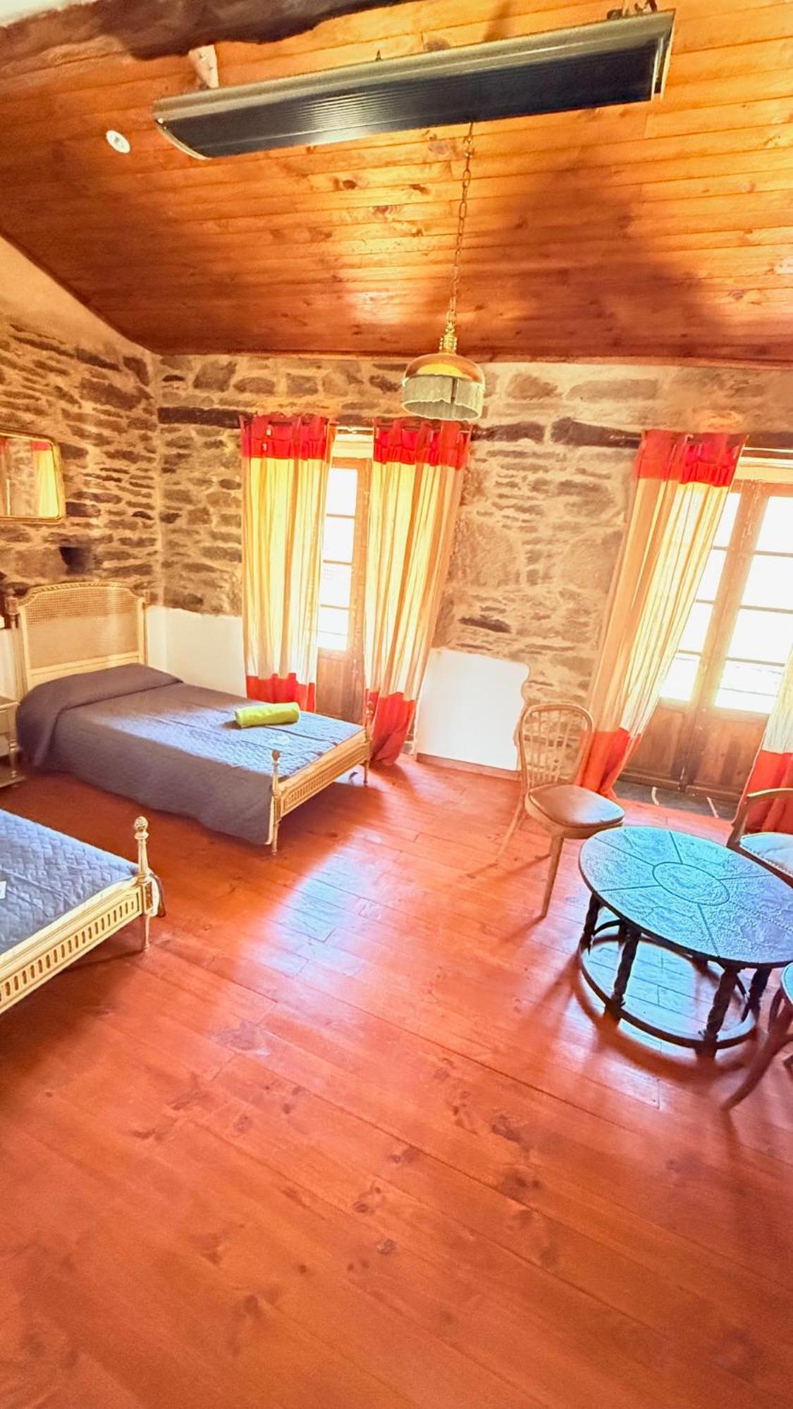 Pension Y Albergue Matias Locanda Саррия Экстерьер фото